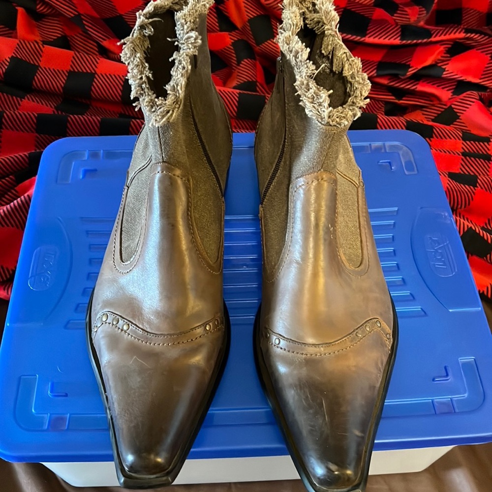 Aldo size 12 brown cowboy boots.